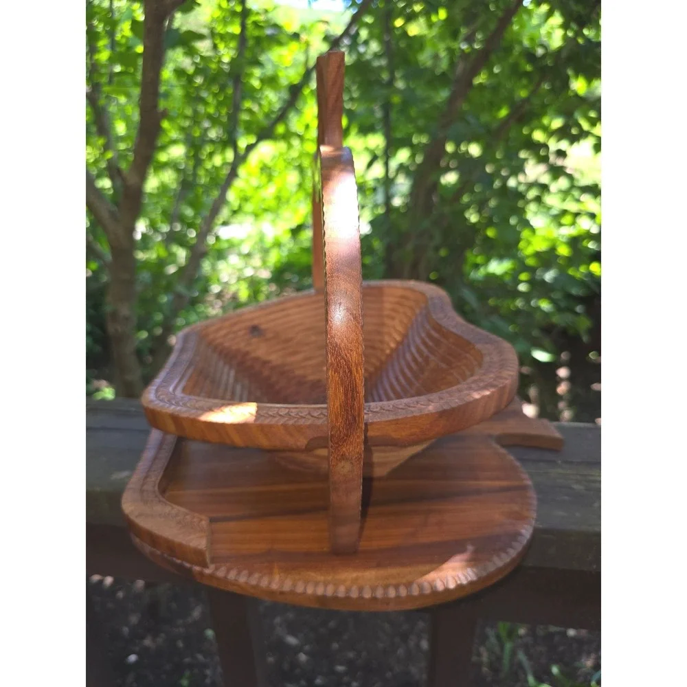 Vintage‎ Hand-Carved Collapsible Wooden Apple Fruit Basket & Trivet
